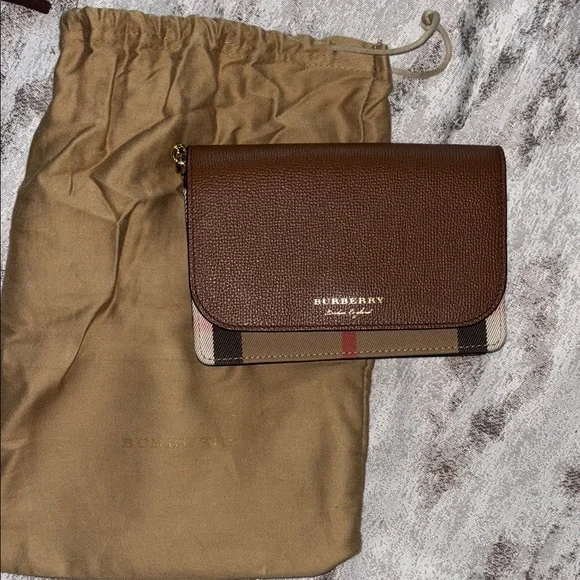 💛🤎 Burberry Crossbody bag 🤎💛 - Picture 3 of 8